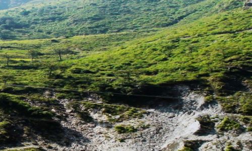 Zdjęcie NEPAL / Na granicy z Tybetem / W drodze / Droga się rozsypała