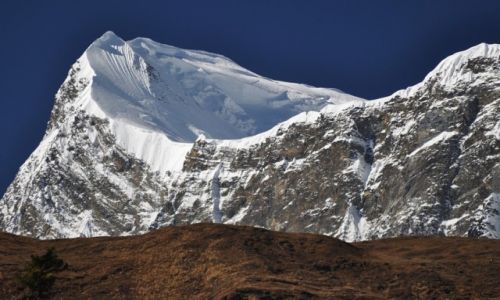 Zdjecie NEPAL / Pisang / okol. Pisangu / Annapurna III 7555m