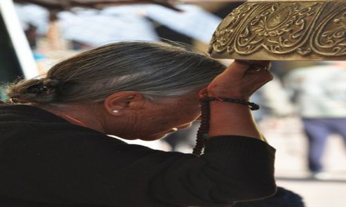 Zdjcie NEPAL / Kathmandu / Bouddanath / Przy dzwonie