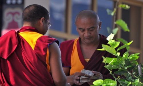 Zdjęcie NEPAL / Dolina Kathmandu / Klasztor Kopan / rozliczenie tacy