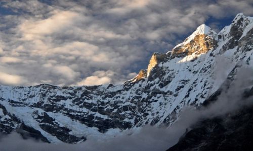 Zdjcie NEPAL / Langtang / Kyanjin Gompa / Kimshung 6745m