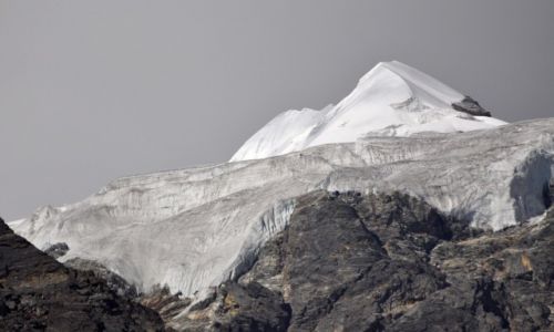 Zdjęcie NEPAL / Langtang / Langshisa Kharka / Yala Peak 5500m