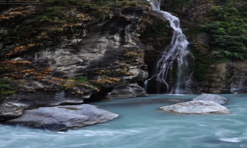 Zdjecie NEPAL / Annapurna / okolice Dharapani / wodospad