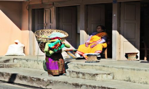 Zdjcie NEPAL / Kaski / POKHARA / Praca i odpoczynek