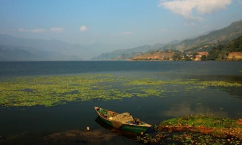 Zdjecie NEPAL / Kaski / POKHARA / Jezioro Phewa
