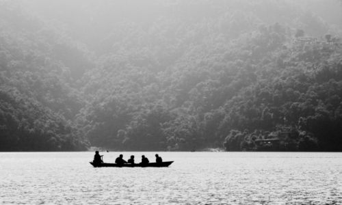 Zdjecie NEPAL / Kaski / POKHARA / Jezioro Phewa