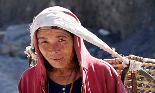 Zdjecie NEPAL / Himalaje / chyba gdzies kolo Bhraga / wszystko na mojej glowie