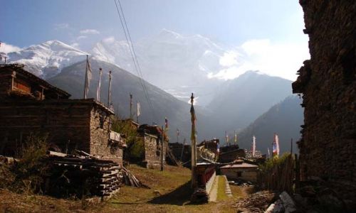 Zdjęcie NEPAL / Himalaje / Upper Pisang / miasteczko 3310mnpm