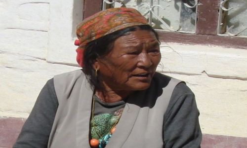 Zdjęcie NEPAL / brak / Jomson / zmarszczki na czole