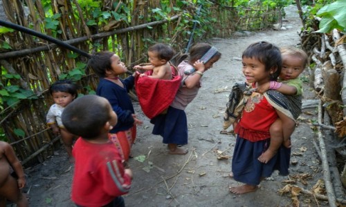 Zdjęcie NEPAL / Trasa wokół Manaslu / wioska na trasie / OPIEKUNKI