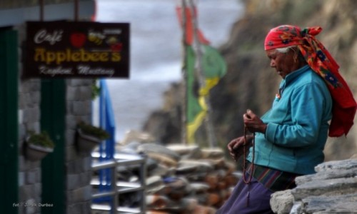 Zdjęcie NEPAL / Mustang / Kagbeni / chwila skupienia
