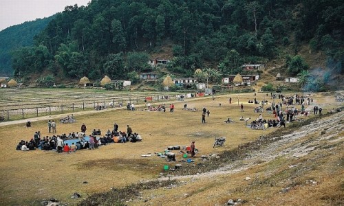 Zdjęcie NEPAL / środkowy Nepal / okolice Pokhary / piknik nad jeziorem