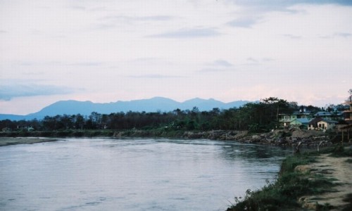 Zdjcie NEPAL / P.N. Chitwan / Sauraha / Zmierzch nad Rapti