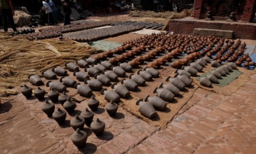 Zdjęcie NEPAL / Kathmandu / Bakthapur Pottery Square / Garnków bez liku