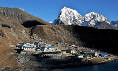 Zdjecie NEPAL / Himalaje, rejon  Ngozumpa Glacier  / Gokyo Ri / Osada Gokyo