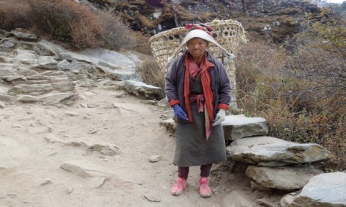 Zdjcie NEPAL / Park Narodowy Sagarmatha / Trekking EBC / Mieszkanka osady