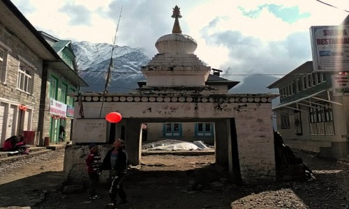 Zdjcie NEPAL / Himalaje / Lukla / W Lukli