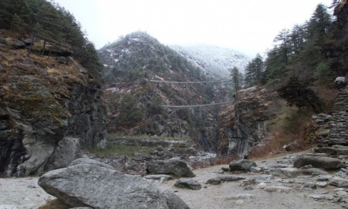 Zdj�cie NEPAL / Khumbu / Jorsalle / Mosty wisz�ce w Jorsalle