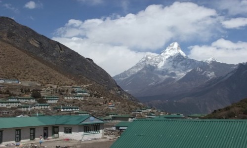 Zdjcie NEPAL / Khumbu / Khumjung / Ama Dablam