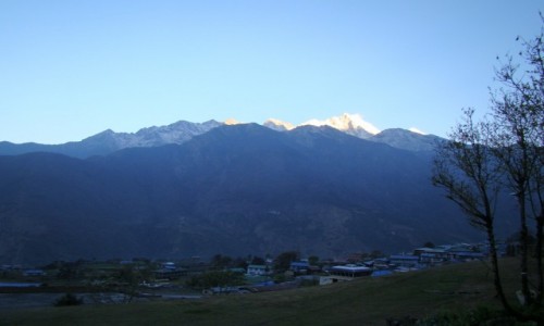 Zdjęcie NEPAL / Himalaje / Lukla / Świt w Lukli
