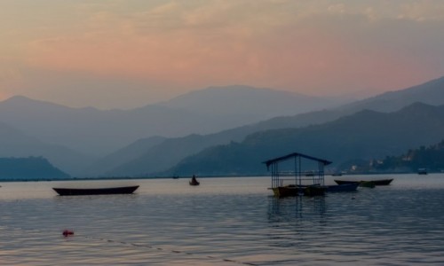 Zdjcie NEPAL / Pokhara / Pokhara / wieczr w Pokharze