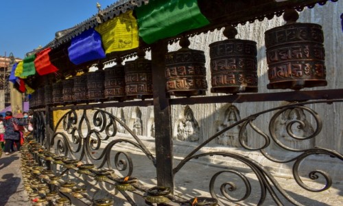 Zdjecie NEPAL / Katmandu / Katmandu / Mynki modlitewne w Katmandu