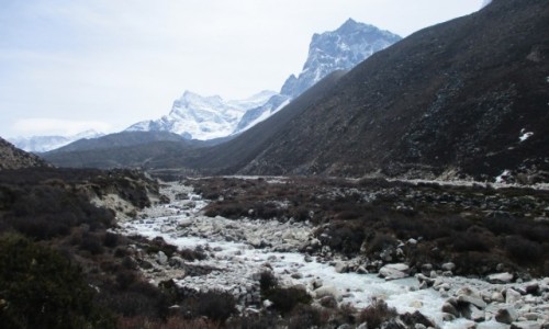 Zdj�cie NEPAL / Sagarmatha National Park / W drodze do Chukung / Dolina Imja kola