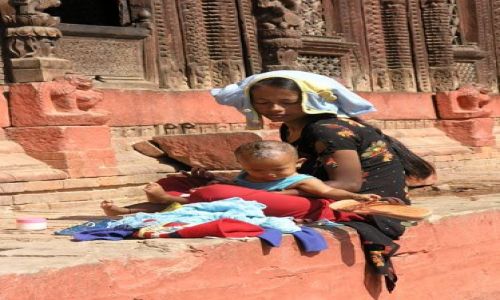 Zdjecie NEPAL / Kathmandu / Kathmandu / Madonna z dzieciątkiem