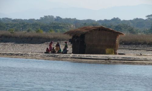 Zdjęcie NEPAL / Dolina Kathmandu / Chitwan Park / Szałas nad rzeką