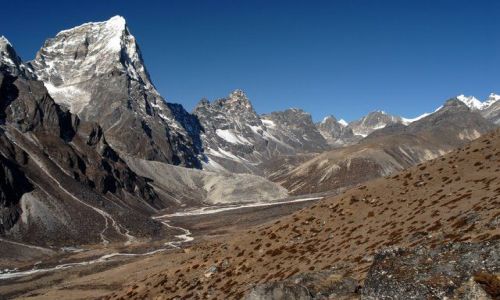 Zdjecie NEPAL / Khumbu Valley / Nepal / Cholatse 6440m z lodowcem Chola
