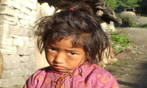 Zdjecie NEPAL / Annapurna / wioska nepalska / dziewczynka