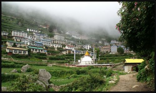 Zdjęcie NEPAL / narodowy park sagarmatha / Namche Bazzar / w koncie