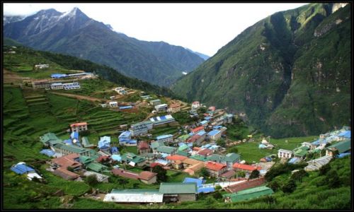 Zdjęcie NEPAL / narodowy park sagarmatha / Namche Bazzar / jeszcze