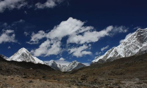 Zdjęcie NEPAL / - / Widok z drogi na Kala Patthar / Pumo Ri