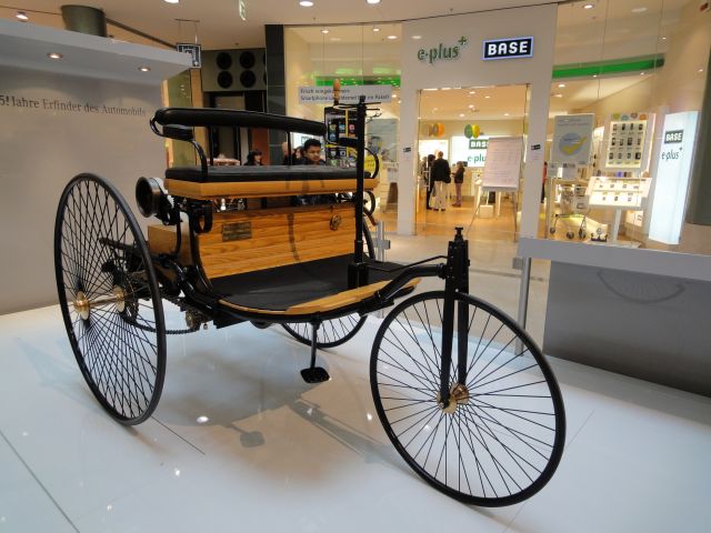 Zdjęcia: BRANSCHWEIG, PIERWSZY MERCEDES, NIEMCY Zdjęcia: BRANSCHWEIG, PIERWSZY MERCEDES, NIEMCY