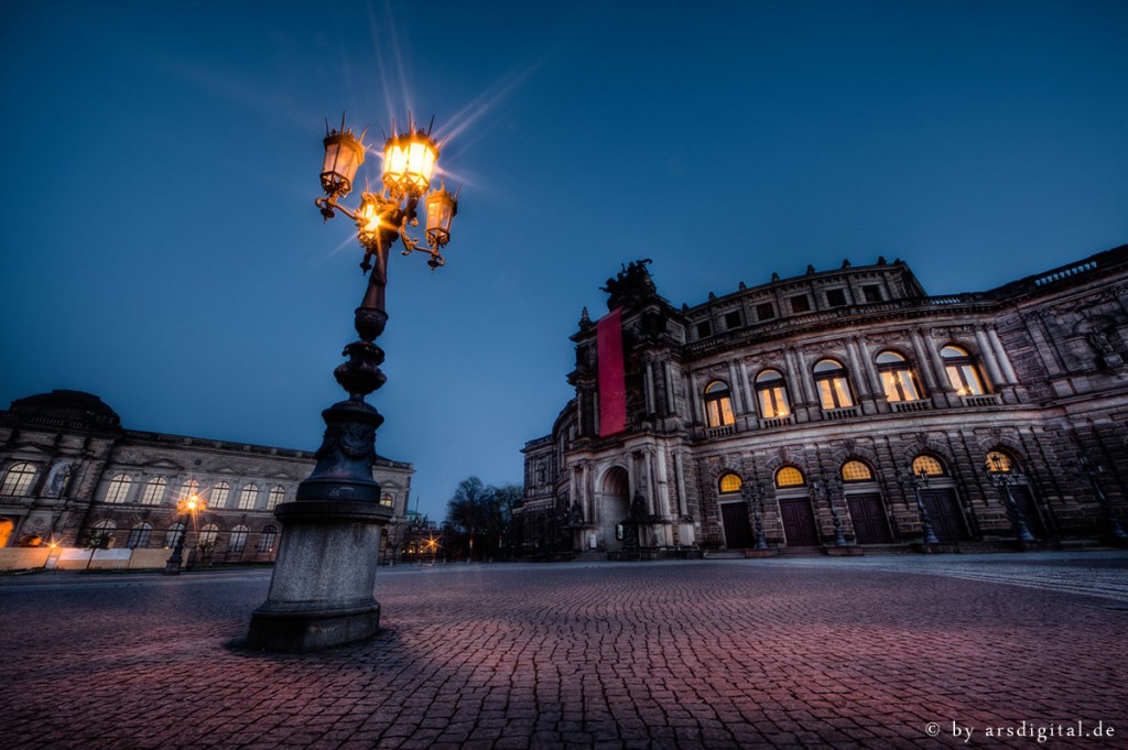 Zdjęcia: Dresden, Sachsen, Semperoper am morgen, NIEMCY Zdjęcia: Dresden, Sachsen, Semperoper am morgen, NIEMCY