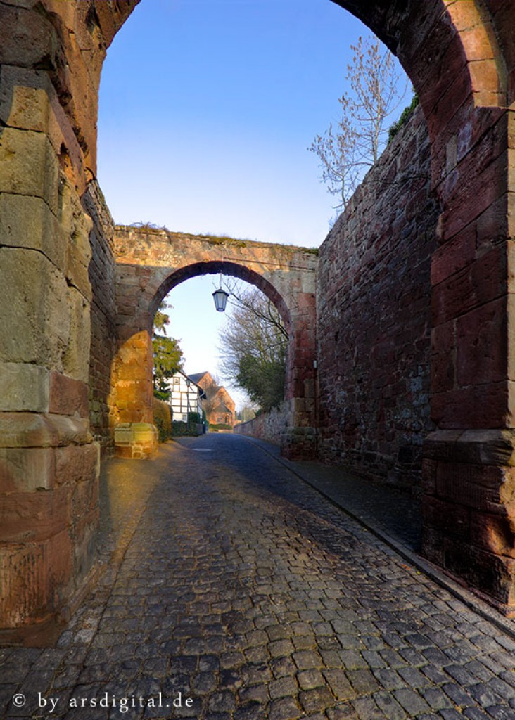 Zdjęcia: Nideggen, Eifel, Nideggen Burgtor, NIEMCY Zdjęcia: Nideggen, Eifel, Nideggen Burgtor, NIEMCY