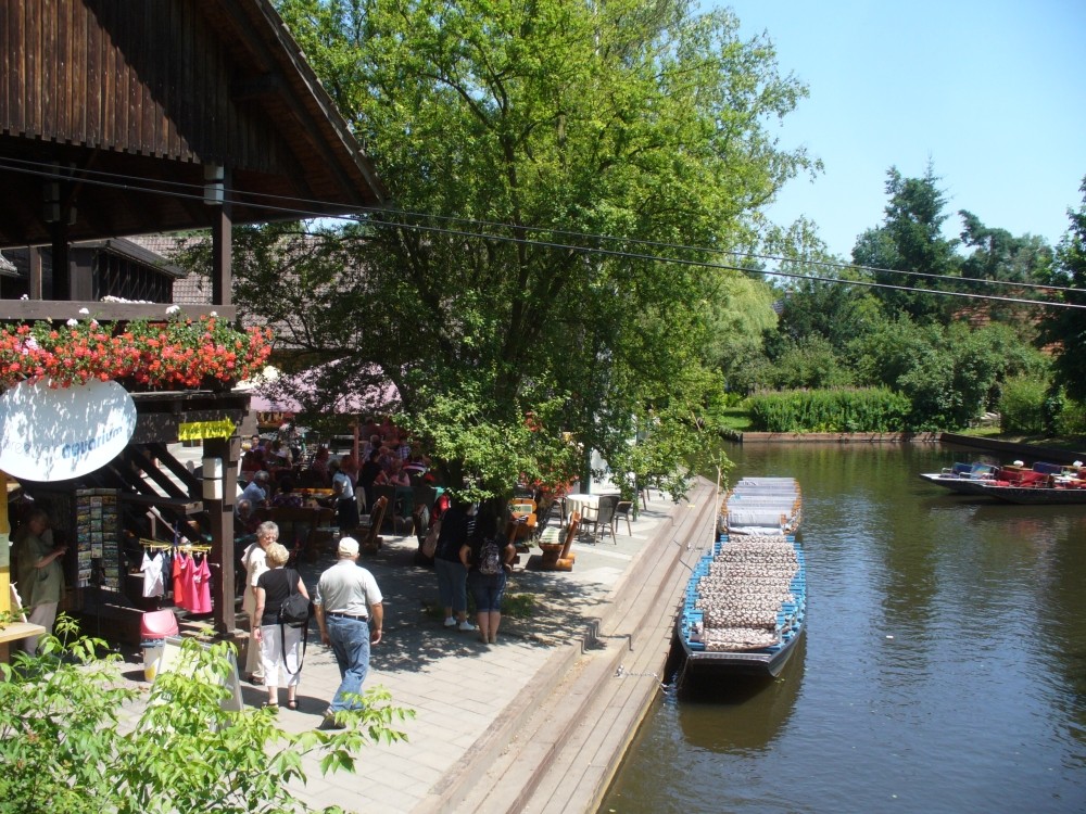 Zdjęcia: Spreewald, Spreewald kraina geograficzna Łużyc Dolnych, Przerwa na posiłek, NIEMCY Zdjęcia: Spreewald, Spreewald kraina geograficzna Łużyc Dolnych, Przerwa na posiłek, NIEMCY