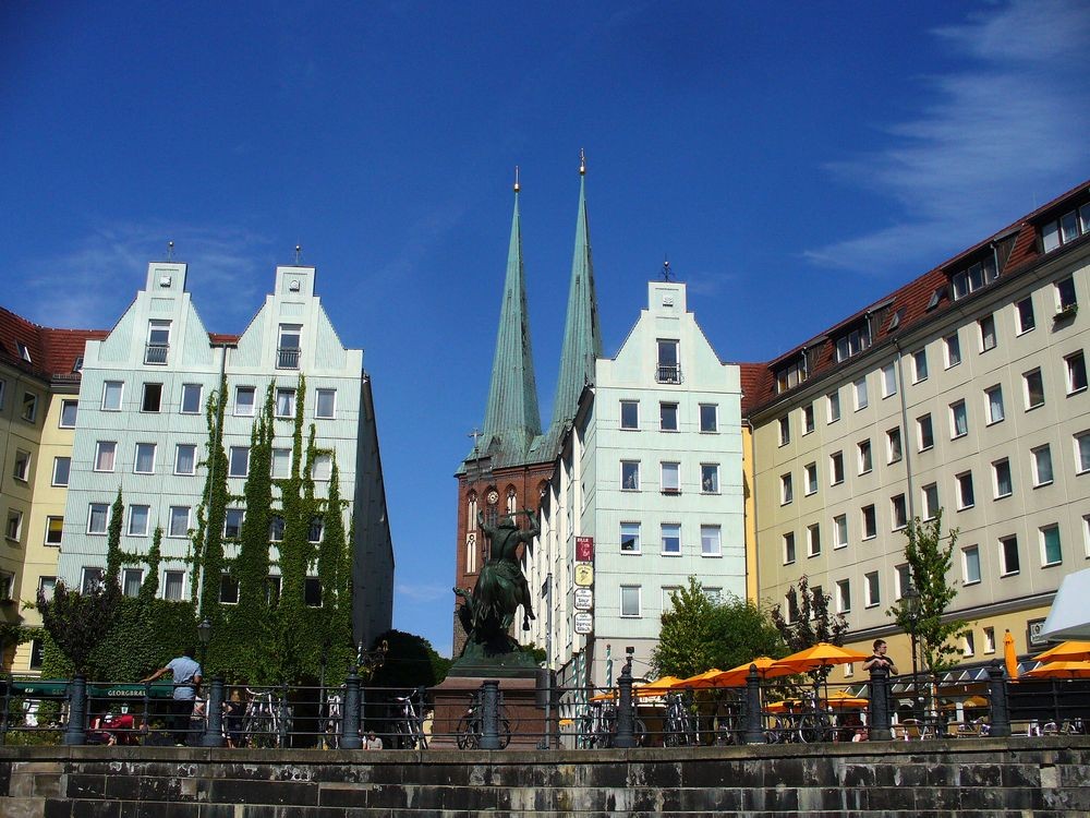 Zdjęcia: Berlin rzeka Szprewa, Berlin, Ulica z poziomu rzeki, NIEMCY Zdjęcia: Berlin rzeka Szprewa, Berlin, Ulica z poziomu rzeki, NIEMCY