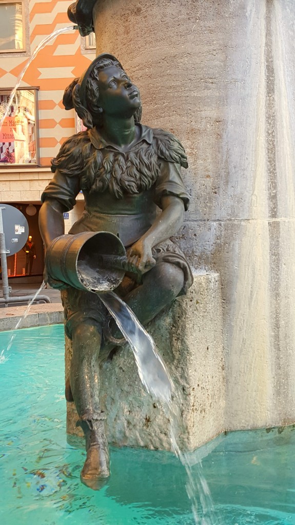 Zdjęcia: Monachium, Bawaria, Na Marienplatz, NIEMCY Zdjęcia: Monachium, Bawaria, Na Marienplatz, NIEMCY