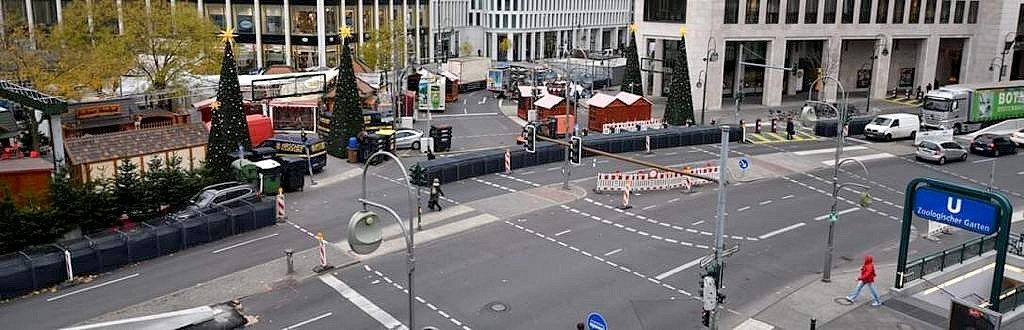 Zdjęcia: Berlin, Brandenburgia, Przygotowania ulicy do swiąt, NIEMCY Zdjęcia: Berlin, Brandenburgia, Przygotowania ulicy do swiąt, NIEMCY