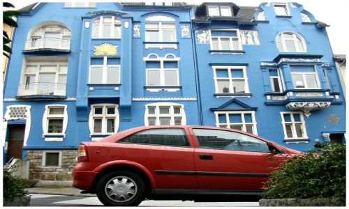 Zdjęcie NIEMCY / - / Wuppertal / Z niebieskim w tle