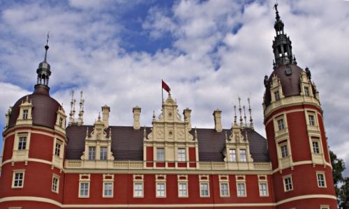 Zdjecie NIEMCY / granica polsko-niemieck, w wojewdztwie lubuskim, w powiecie arskim. / Bad Muskau. /  NowyZamek w Bad Muskau.