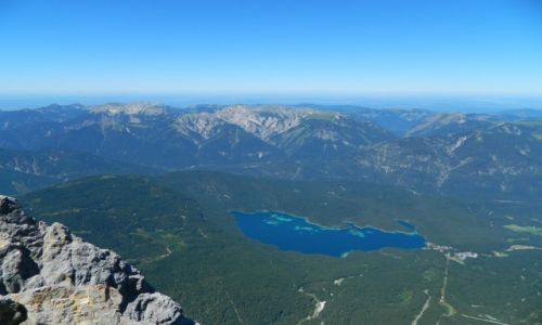 Zdjecie NIEMCY / bawaria / alpy / Zugspitze i widok na jezioro