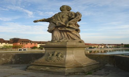 Zdjcie NIEMCY / Bawaria (Frankonia) / Wurzburg / Figury witych