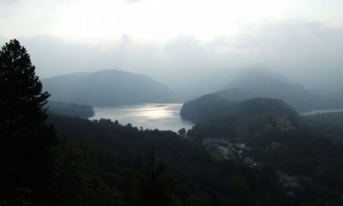 Zdjecie NIEMCY / Bawaria / Hohenschwangau / Zamek Hohenschwangau we mgle.