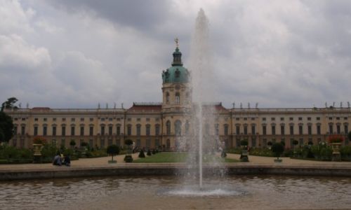 Zdjecie NIEMCY / centralne Niemcy / Berlin / po letnim parku spacerujc