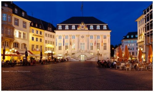 Zdjcie NIEMCY / Rheinland / Bonn / Altes Rathaus in Bonn