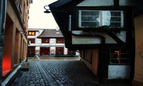 Zdjcie NIEMCY / Pojezierze Meklemburskie / Schwerin / Ulica Wska