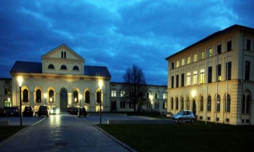 Zdjcie NIEMCY / Pojezierze Meklemburskie / Schwerin / Dawne stajnie ksice